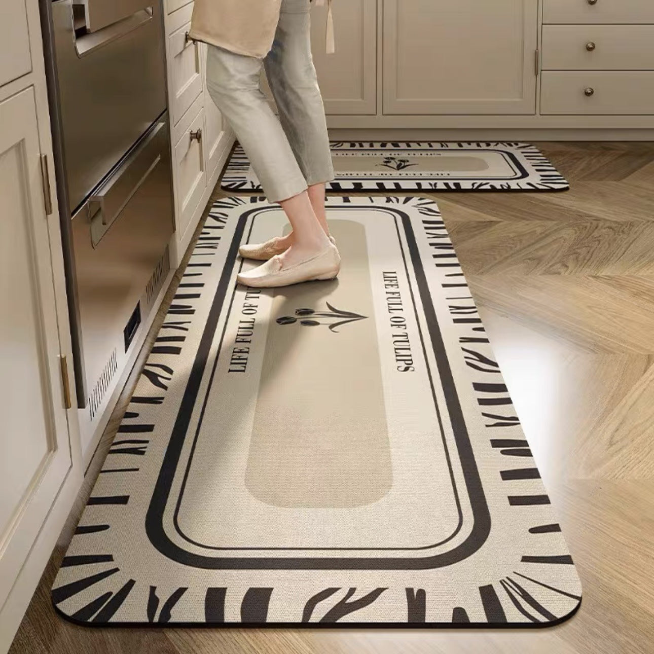 💥【Kúpte jeden veľký a druhý malý dostanete zadarmo】【Predáva sa ako horúce rožky】Protisklzové a vysoko savé predložky do kuchyne a kúpeľne