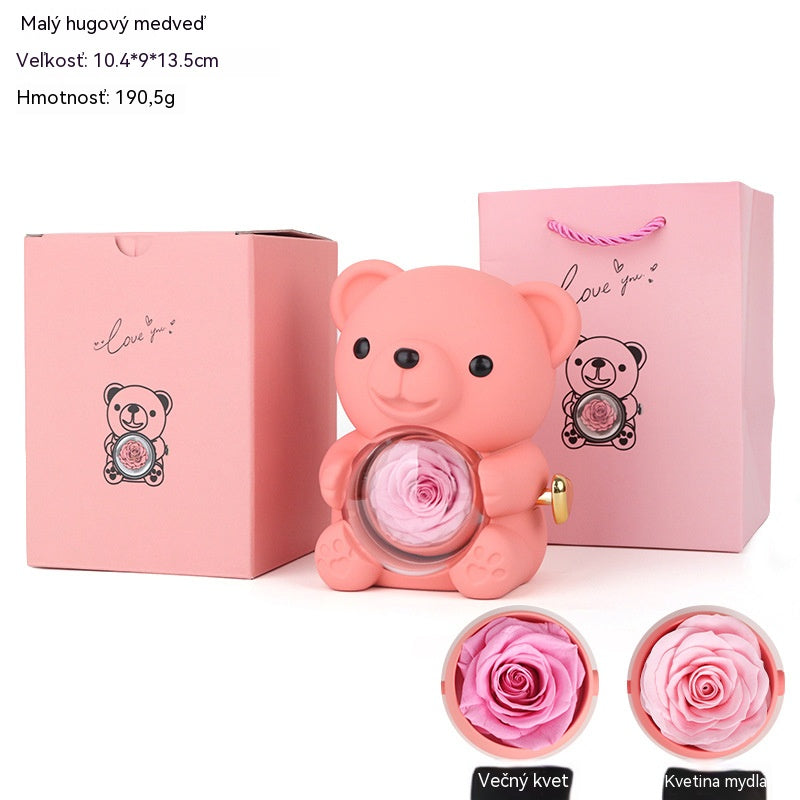 【Kúpte 1 a získate 1 zadarmo】✨Rozkošný plyšový medvedík s konzervovanou ružou - Plyšový medvedík ozdobený pravou ružou, v krásnej darčekovej krabičke